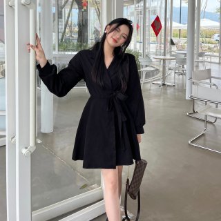 French Hepburn-inspired corduroy black long-sleeved suit dress, sophisticated autumn/winter style, unique fitted waist short skirt