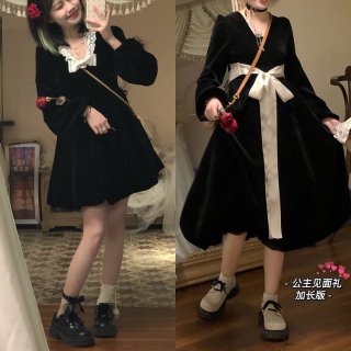 Official photos of a retro velvet little black dress for autumn and winter, suitable for plus-size women, slimming, petite women, and youthful look with a bow.