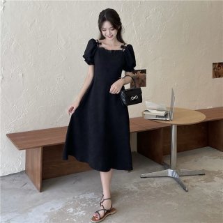 Official photos, actual price, square neck puff sleeve dress, women's summer 2025 new style, French Hepburn style, little black. Official photos, actual price, square neck puff sleeve dress, women's summer 2025 new style, French Hepburn style, little black.
