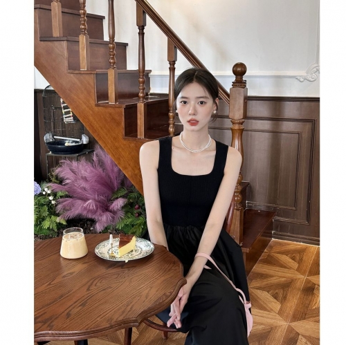 Official photos show a Hong Kong style sweet girl versatile dress with knit patchwork, elegant puffy solid color slim sleeveless vest dress.