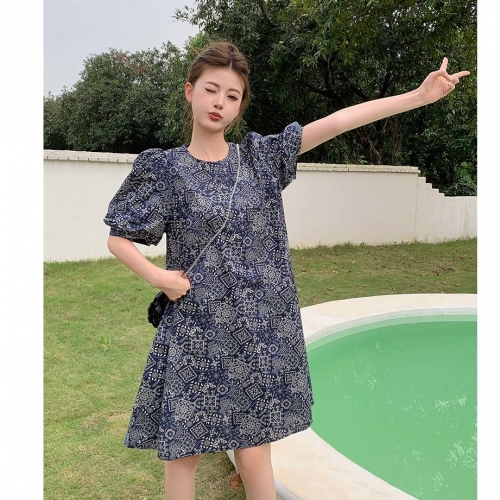 Real photos of a French-style floral dress, 2025 summer new style for women, Korean design, unique puff sleeves, short length. Real photos of a French-style floral dress, 2025 summer new style for women, Korean design, unique puff sleeves, short length.