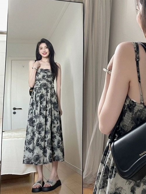 | Original craftsmanship, adjustable shoulder straps | Ink-wash floral print strapless halter dress for women, summer style, fitted waist, elegant design | Original craftsmanship, adjustable shoulder straps | Ink-wash floral print strapless halter dress for women, summer style, fitted waist, elegant design