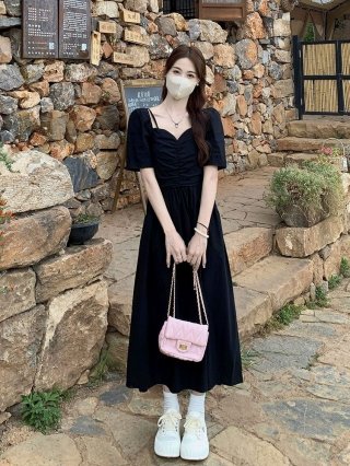 Chic and trendy black square neck puff sleeve dress for women, summer 2025 new style, French tea break little black dress. Chic and trendy black square neck puff sleeve dress for women, summer 2025 new style, French tea break little black dress.