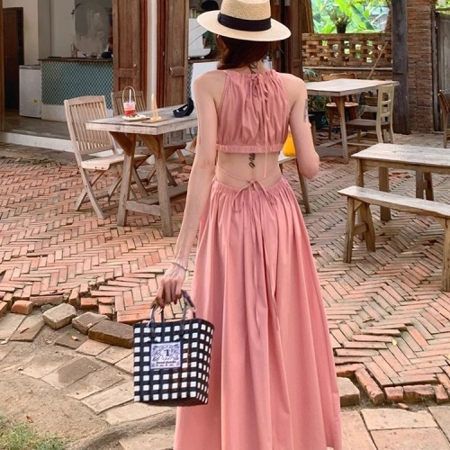 2025 New Summer Pink Halter Neck Dress for Women - Slimming, Gentle, Elegant, and Youthful.