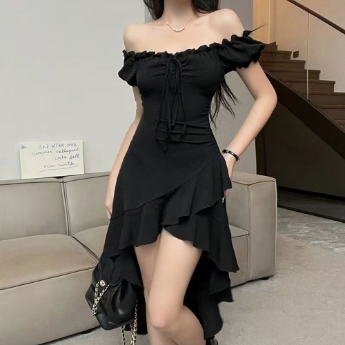Black ruffled irregular dress, new summer style, off-shoulder, waist-cinching, sexy halter neck tie dress.