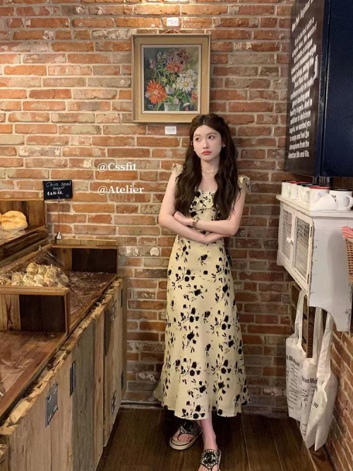 Dawn Black Rose Limited Edition Floral Print Short Sleeve Dress for Women, 2025 Summer New Style, Elegant and Slimming U-Neck Dawn Black Rose Limited Edition Floral Print Short Sleeve Dress for Women, 2025 Summer New Style, Elegant and Slimming U-Neck