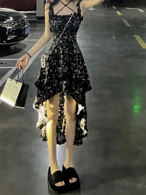 2025 New Summer Floral Print Sundress, Square Neck, Slimming Waist, Irregular Design Dress 2025 New Summer Floral Print Sundress, Square Neck, Slimming Waist, Irregular Design Dress