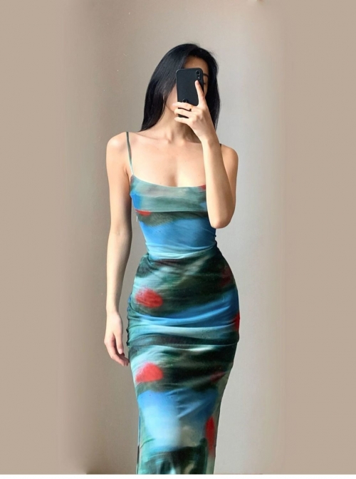 2025 New French Retro European and American Style Dress, Sexy Slim Fit Tie-Dye Sundress, Perfect for Beach Vacation