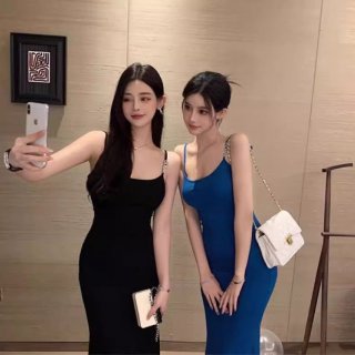 Spicy and sexy spaghetti strap long dress, sophisticated and elegant, low-cut, backless, bodycon maxi dress.