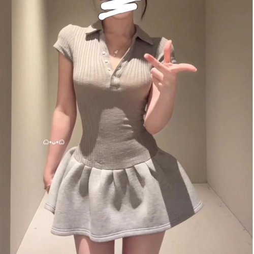 American retro polo collar short-sleeved dress for women, 2025 summer new style, elegant, waist-slimming and flattering.