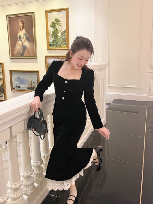 2025 New Plus Size Women's French Retro Autumn/Winter Black Bodycon Dress for Curvy Women, Slimming Velvet