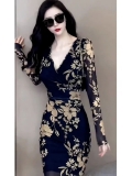 Luxury slimming autumn dress for women, long sleeves, youthful and trendy, new style, flattering and gentle, niche bodycon dress.