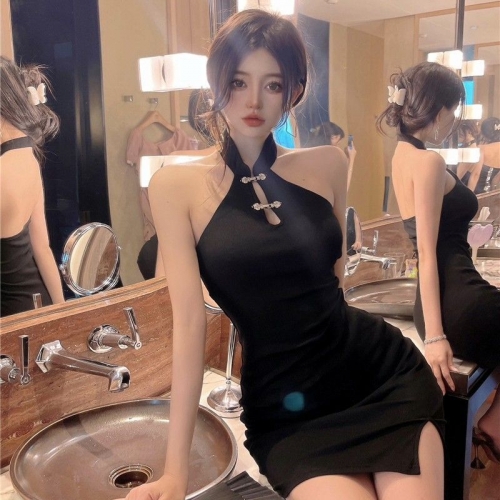 Live Stream Outfit: Young and Sexy Black Off-Shoulder Halter Neck Modified Cheongsam Dress for Female Anchors Live Stream Outfit: Young and Sexy Black Off-Shoulder Halter Neck Modified Cheongsam Dress for Female Anchors