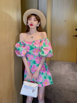 French-style off-shoulder floral dress for women, 2024 summer new style, retro, first love, gentle and sophisticated.
