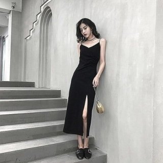 Hepburn Black Spaghetti Strap Dress for Women, Summer 2024 New Style, High-End Fit, Slimming and Elegant for Spring