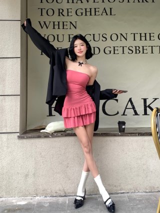 Unique and sexy strapless dress for women, summer 2025 new style, slimming and flattering, with a chic, cake-like design.