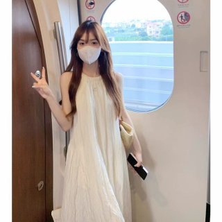 Sweet halter neck dress, fairy-like summer 2024 new style, white sleeveless dress, elegant and classy A-line. Sweet halter neck dress, fairy-like summer 2024 new style, white sleeveless dress, elegant and classy A-line.