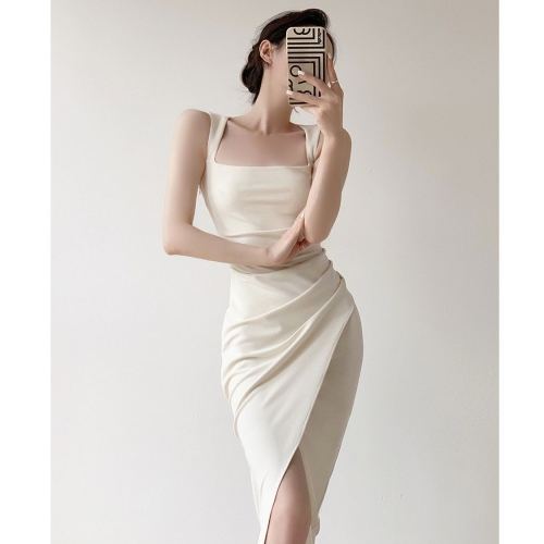 High-end slip dress, new summer style, square neck, French style, fitted waist, elegant and unique, mermaid tail long dress. High-end slip dress, new summer style, square neck, French style, fitted waist, elegant and unique, mermaid tail long dress.