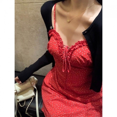 Sweet and spicy red floral print sundress for women, summer 2024 new style, pure and sexy, waist-slimming A-line.