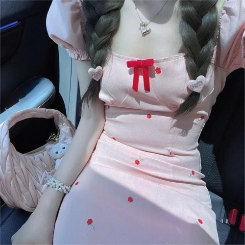 2024 Summer New Arrival: Pink Square Neck Short-Sleeve Dress with a Chanel-Inspired Style, Feminine and Petite Fit, French Sweet and Spicy