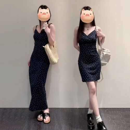 Small floral print navy blue sleeveless dress, elegant Korean style, A-line short V-neck long dress.