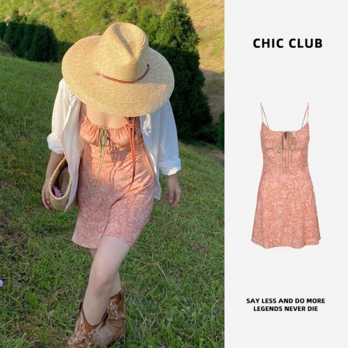 Casual and gentle style short floral print A-line sundress, petite and sophisticated, waist-cinching A-line mini skirt