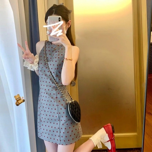 French-style slim-fitting sleeveless polka dot vest dress for women, summer 2025 new style, sexy bodycon dress.
