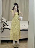 Korean style retro floral print dress for women, new summer 2024, elegant and slimming square neck with ruffled hem.