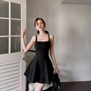 French Hepburn style black slip dress for women, summer 2024 new style, petite, slimming and flattering.