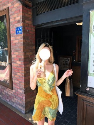 Pure and alluring retro vacation style sundress for women, new summer style, V-neck, irregular repeating color-blocked print dress