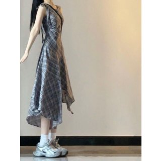 Retro plaid dress for women, summer style, waist-cinching vest dress, unique design, irregular A-line long skirt