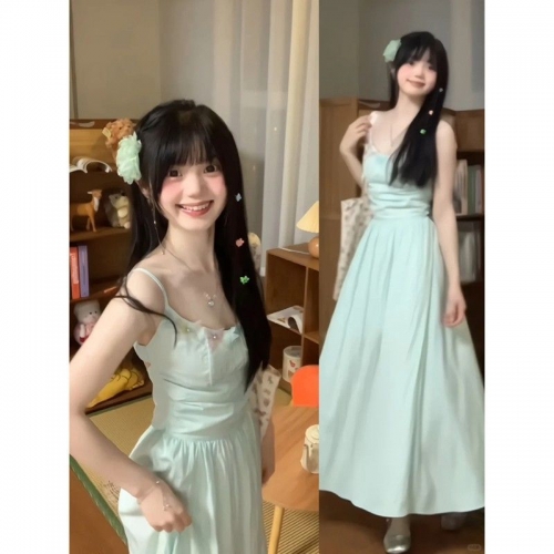 French-style butterfly halter dress, 2025 new spring style, women's spring dress with a fitted waist and open back, unique design.