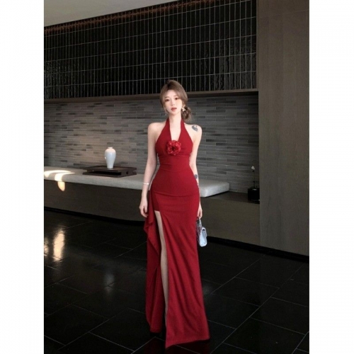 French-style elegant halter neck dress, new summer style, sexy slit, high waist, slimming bodycon long skirt. French-style elegant halter neck dress, new summer style, sexy slit, high waist, slimming bodycon long skirt.
