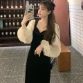 Hepburn-style little black dress for women, autumn and winter, French retro style, lantern sleeves, mid-length, high-waisted, slimming, square neck velvet dress