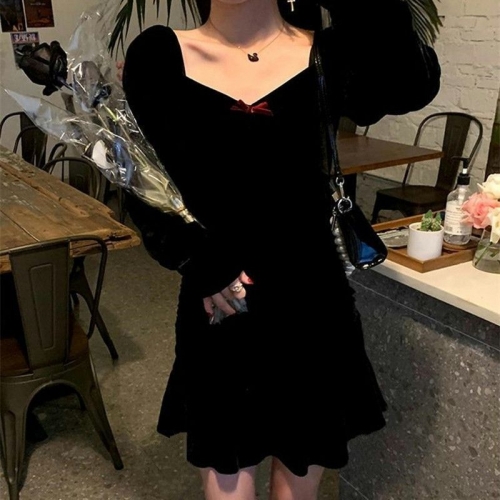 Original Tmall velvet dress, 2024 new style, slim fit, long sleeves, versatile short black dress for women.