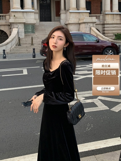 330# High-quality black velvet dress for women, French retro style, square neck, puff sleeves, slimming, Hepburn style
