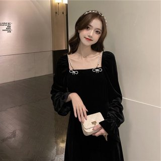 French retro Hepburn style Chanel-inspired slim-fitting black velvet dress for women in autumn and winter