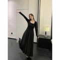 Black square neck long-sleeved dress for women, autumn 2024 new style, French Hepburn style long dress, high-end feel.