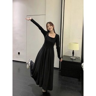 Black square neck long-sleeved dress for women, autumn 2024 new style, French Hepburn style long dress, high-end feel. Black square neck long-sleeved dress for women, autumn 2024 new style, French Hepburn style long dress, high-end feel.