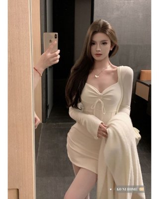 Chanel-style knitted dress for women, autumn and winter, alluring and sexy, bodycon short skirt with flared sleeves, perfect as an inner layer. Chanel-style knitted dress for women, autumn and winter, alluring and sexy, bodycon short skirt with flared sleeves, perfect as an inner layer.