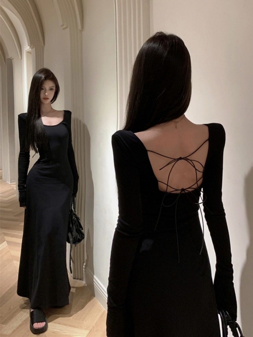 Black sexy Hepburn-style long-sleeved dress for autumn and winter, French hot girl style, backless, waist-cinching A-line long skirt Black sexy Hepburn-style long-sleeved dress for autumn and winter, French hot girl style, backless, waist-cinching A-line long skirt