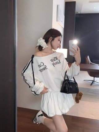 Letter print off-shoulder long-sleeved sweatshirt dress for women, autumn color-blocked striped short skirt, slimming waist tulip skirt