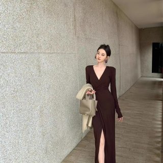 French-style alluring V-neck knotted long-sleeved dress, slim-fitting, slit maxi skirt, elegant, waist-cinching, bodycon dress. French-style alluring V-neck knotted long-sleeved dress, slim-fitting, slit maxi skirt, elegant, waist-cinching, bodycon dress.