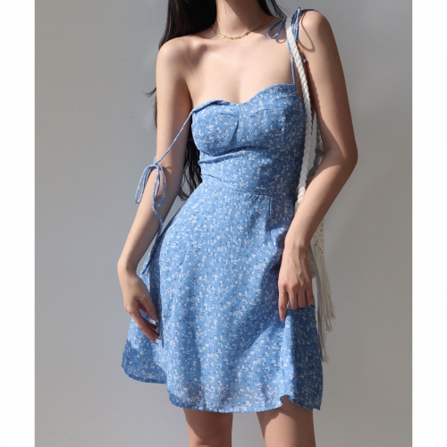 French retro style girly blue floral print sundress with ribbon, slimming A-line silhouette, vacation style short skirt