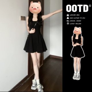 French Hepburn style black slip dress for women, summer 2024 new style, petite, slimming and flattering.