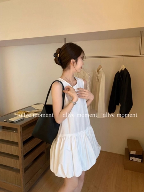Simple round neck tulip vest dress for women, summer 2025 new style, loose A-line dress for petite women