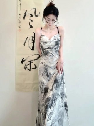 Plus-size ink painting style halter dress for women, summer 2024 new style, new Chinese style open back design for chubby girls. Plus-size ink painting style halter dress for women, summer 2024 new style, new Chinese style open back design for chubby girls.