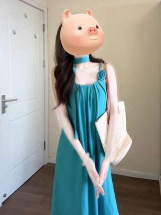 Brightly colored dopamine-infused Thai-style summer halter neck dress for women, perfect for beach vacations and travel in Xinjiang.