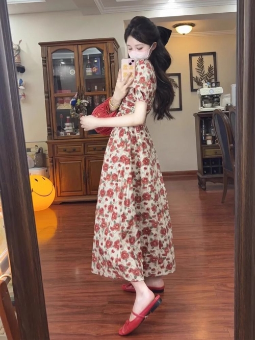 2025 New French Style Red Floral Dress for Women - Summer Elegance, Sophisticated, Perfect for Beach Vacations, and Light Luxury