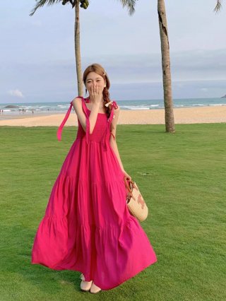 Plus-size sexy vacation style halter maxi dress, new sweet strapless fresh dress for plus-size girls. Plus-size sexy vacation style halter maxi dress, new sweet strapless fresh dress for plus-size girls.